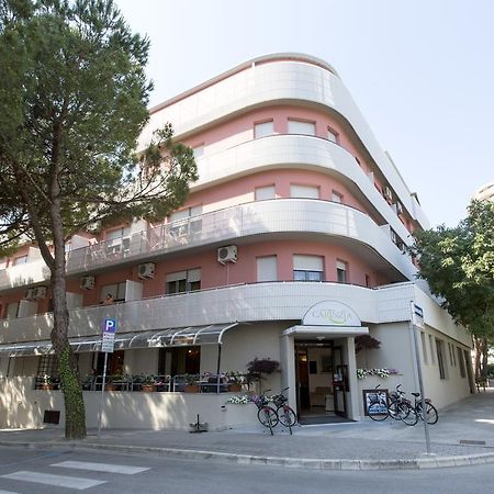Aparthotel Carinzia Lignano Sabbiadoro Zewnętrze zdjęcie