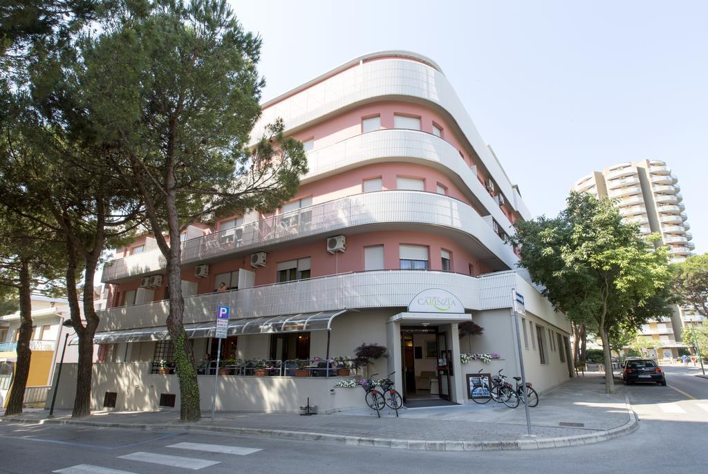 Aparthotel Carinzia Lignano Sabbiadoro Zewnętrze zdjęcie